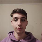 Estudiante de universidad de ciencias experiencias para dar clase a chicos y chicas por debajo de bachillerato.